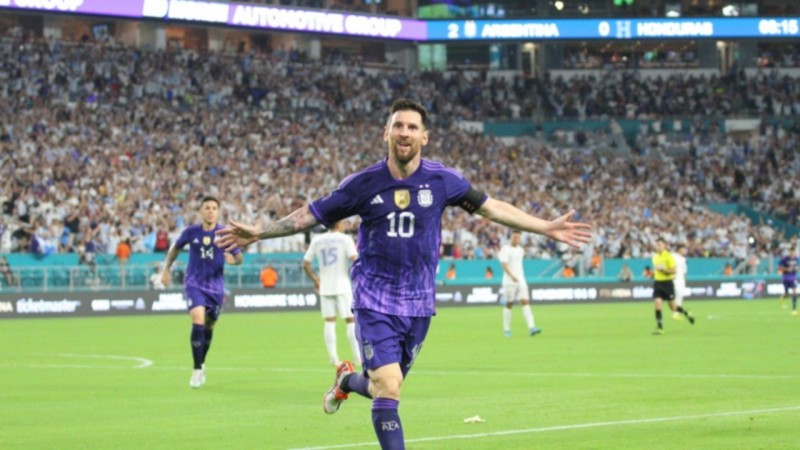 Argentina reguló y goleó a Honduras con un doblete de Messi y un gol de Lautaro